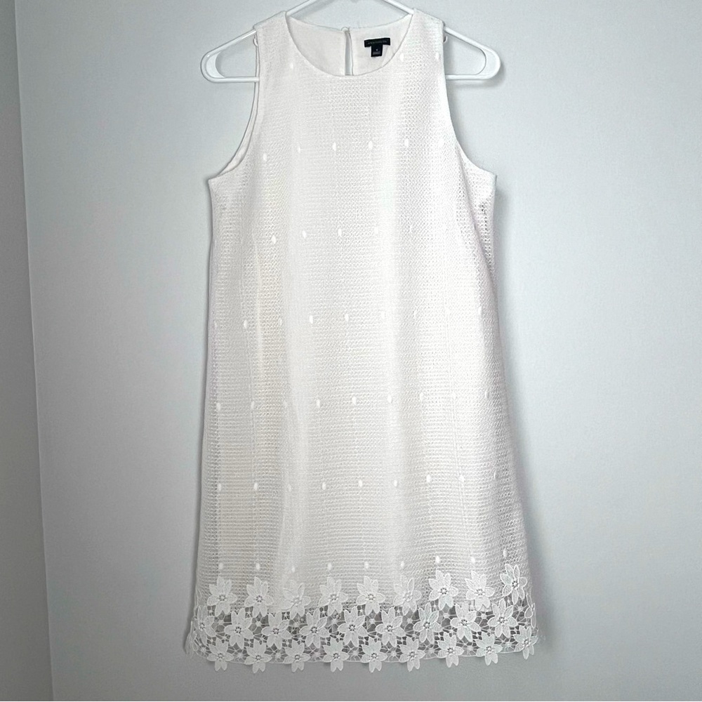 Ann Taylor Size 4 White Sleeveless Embroidered Floral Lace Sheath Dress